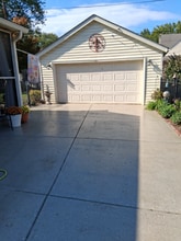 Building Photo - 2225 Brighton Dr