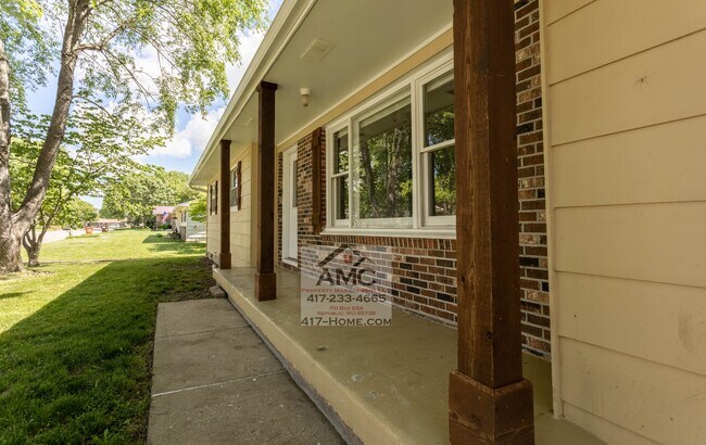 Foto del edificio - 1008 S Oak Ridge Dr