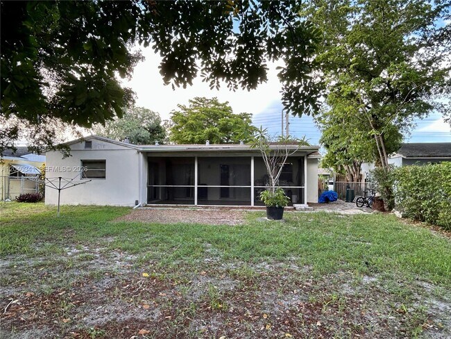 Foto del edificio - 7262 SW 1st St