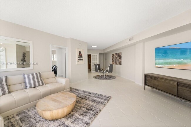 Foto del edificio - 801 Brickell Bay Dr