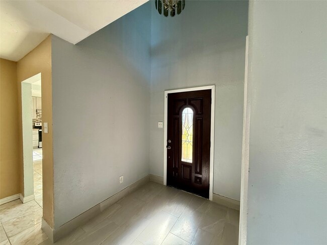 Building Photo - 13834 New Village Ln