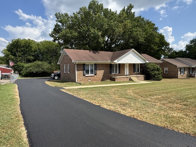 Building Photo - 307 Pleasant Dr