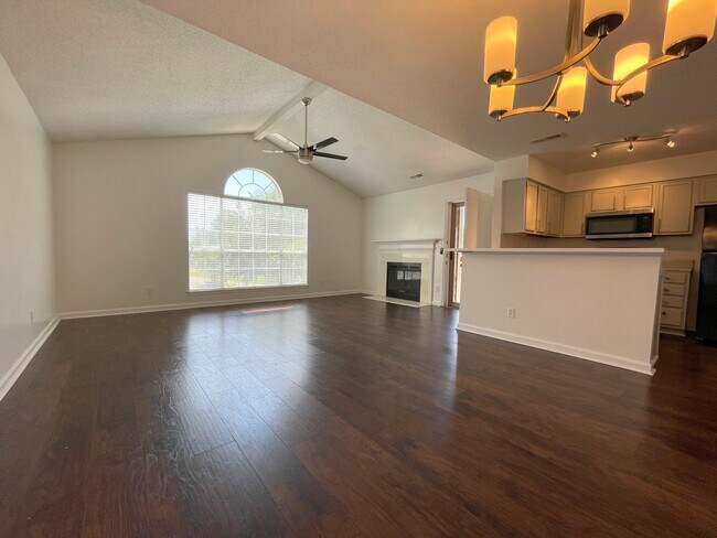 Building Photo - 218 Waters Edge Ln