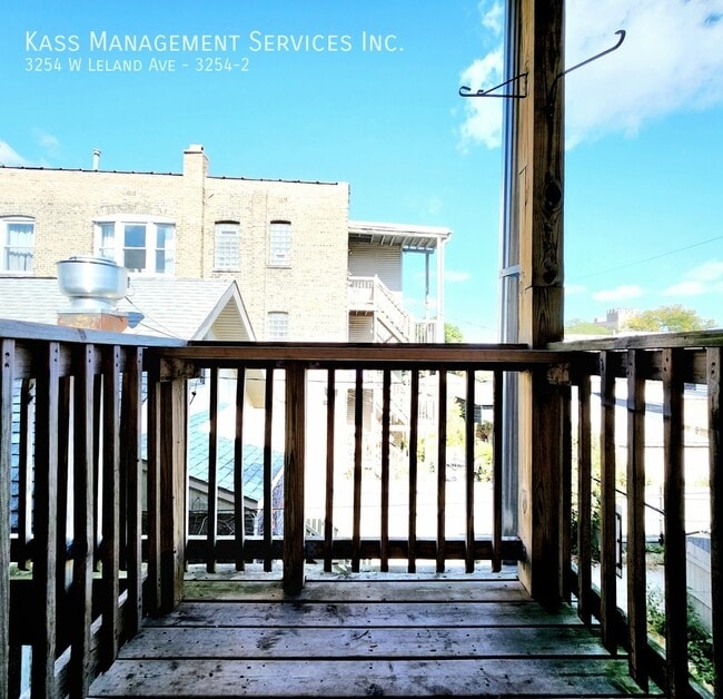 Foto del edificio - 3254 W Leland Ave