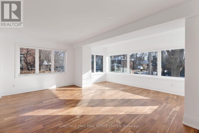 Photo du bâtiment - 98 Glencairn Ave