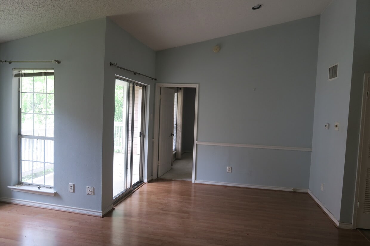 Primary Photo - 1521 Lincoln Way