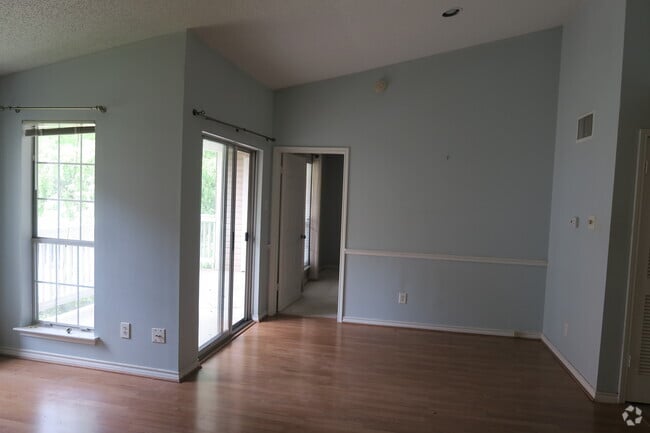 Building Photo - 1521 Lincoln Way