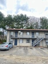 Building Photo - 711 20th St SE