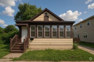 Building Photo - 583 Reaney Ave E