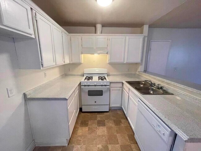 Foto del edificio - 10225 Hillhaven Ave