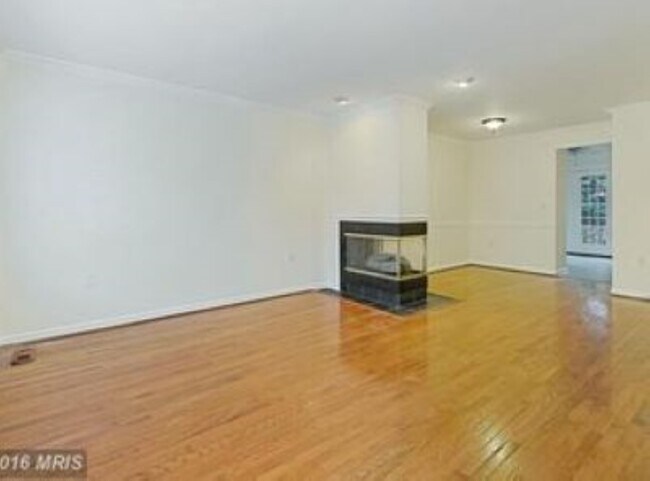 Photo - 4422 S Four Mile Run Dr Townhome