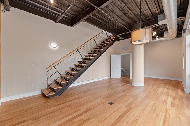 Building Photo - 603 Davis St