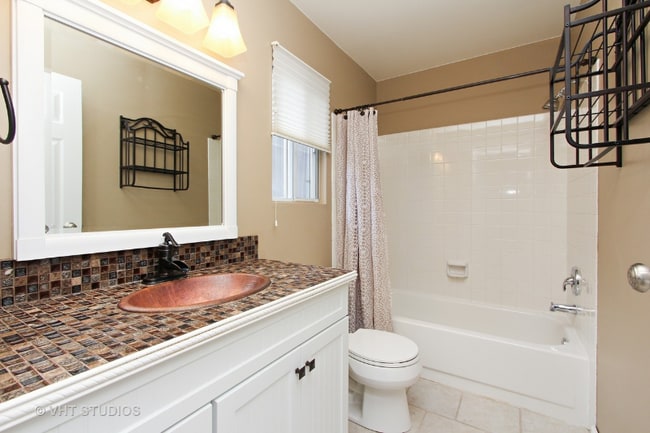 Building Photo - 385 Le Parc Cir