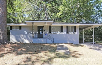 Building Photo - 15 Woodcliff Cir