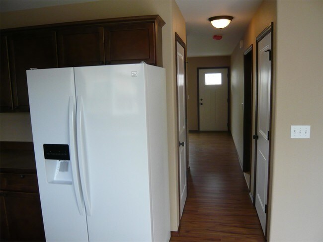 Building Photo - 508 E Helena Ave