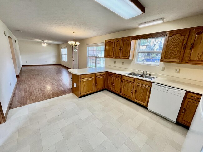 Building Photo - 109 Pettus St