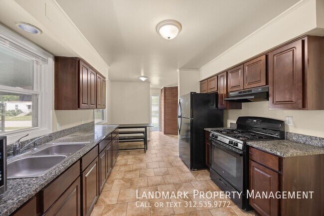 Foto del edificio - 3619 216th Pl