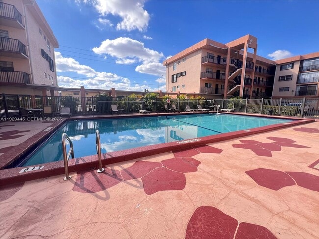 Foto del edificio - 1855 W 60th St