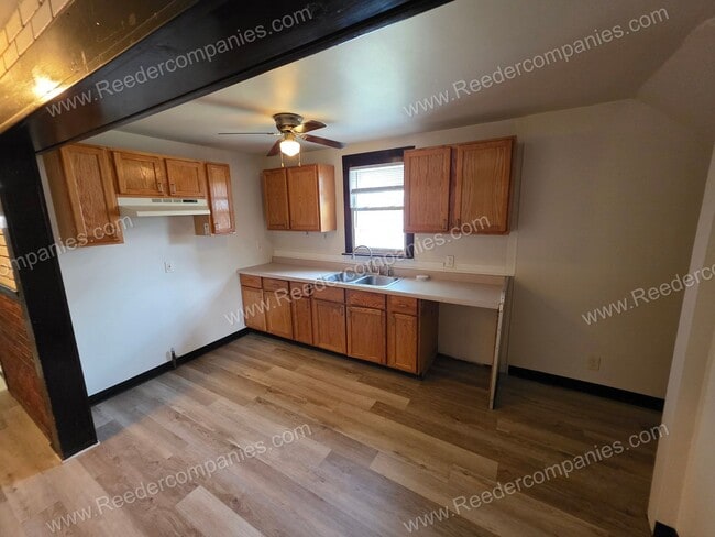 Building Photo - 4830 Cedar Ave