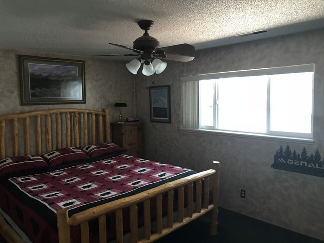 Building Photo - Monthly Rental Available mid-March until end of January 2026