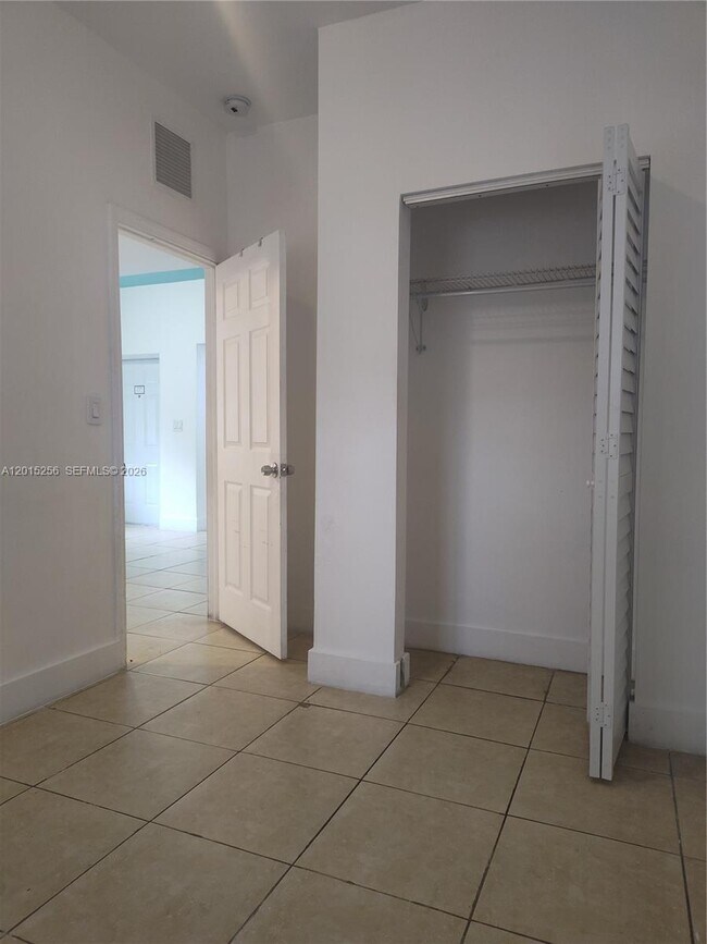 Foto del edificio - 8028 NW 5th Ct