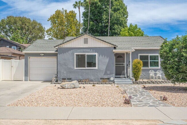 Building Photo - Beautifully Remodeled Home – Move-In Ready!