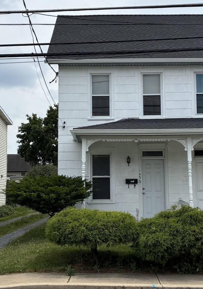 Front of House - 1630 Rothsville Rd