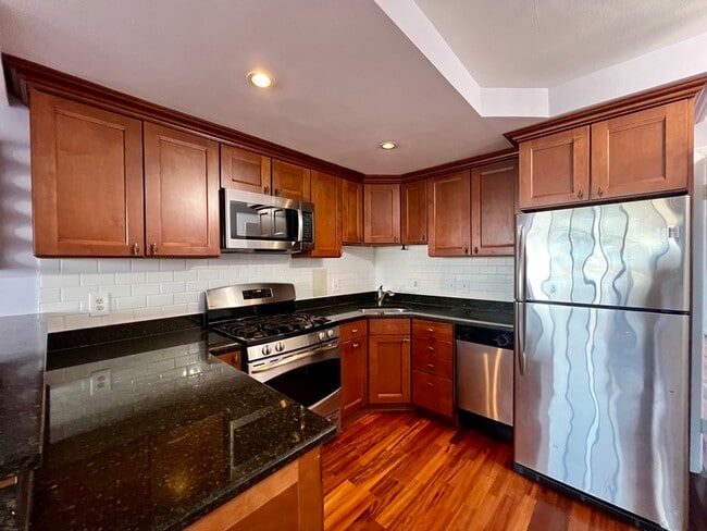 Foto del edificio - 1245 13th St NW