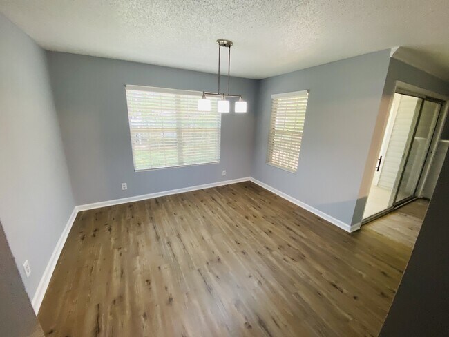 Building Photo - 3052 Westwood Way