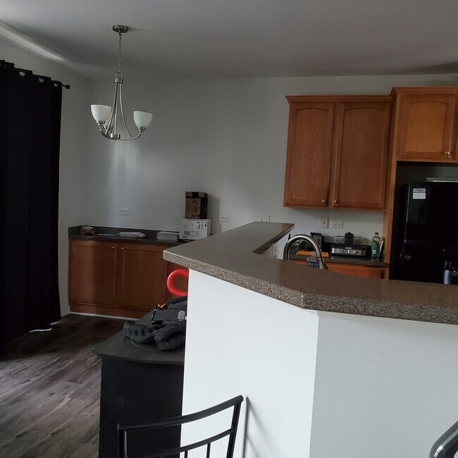 Building Photo - 1074 Bartholdi Ct