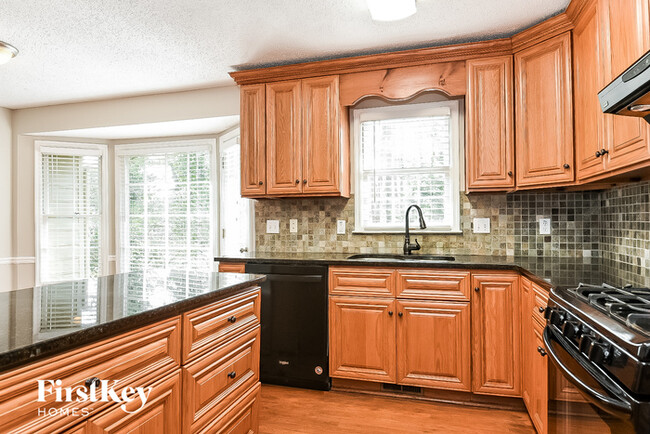 Building Photo - 315 Spindletree Trce