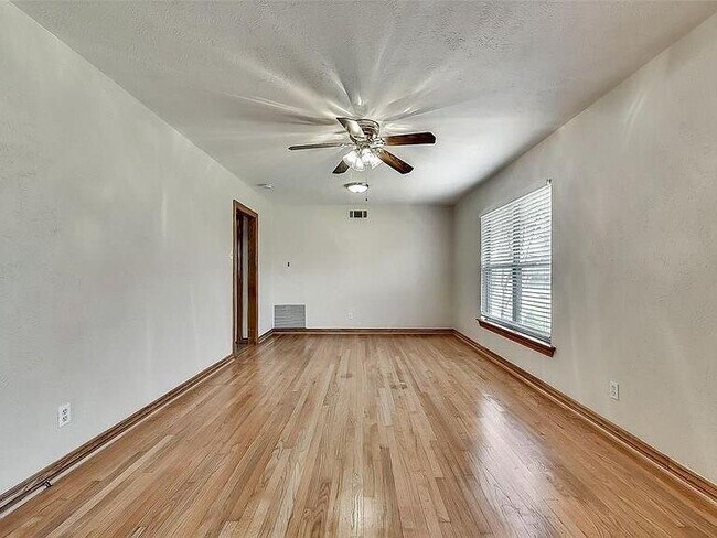Building Photo - 11713 Flamingo Ln