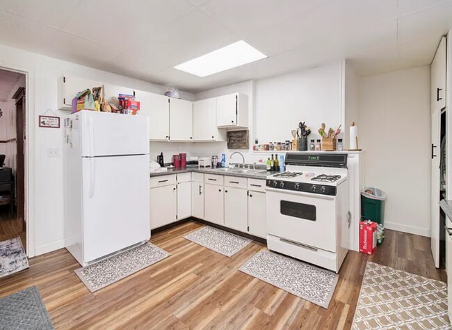 Foto del edificio - 720 E Ludington Ave