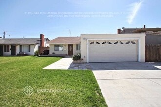 Building Photo - 3186 E Radcliffe Ave