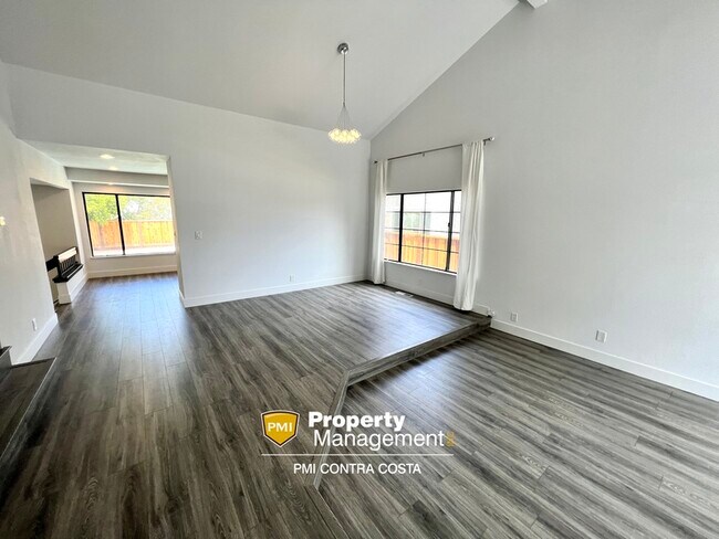 Building Photo - 2229 Lake Oaks Ct