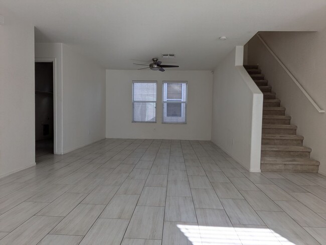 Foto del edificio - Northwest Beauty 3 Bedroom 3 Bath 2 Car ga...