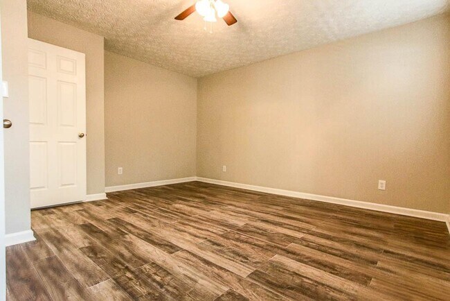 Foto del edificio - 2745 Highland Ridge NW