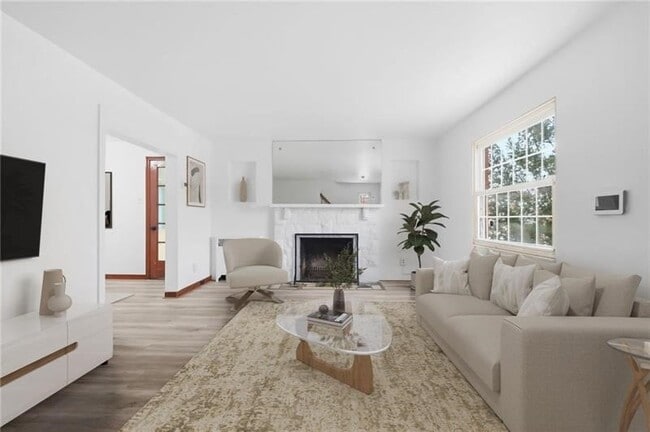 Photo - 3841 Lawnview Ave House