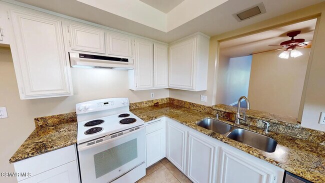 Foto del edificio - 2585 Northshore Ln