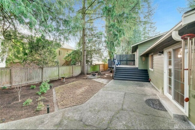 Photo - Kirkland Location, Charming 3 Bedroom - 1.... House