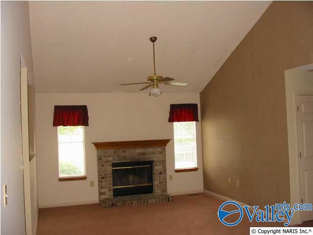 Foto del edificio - 13001 Virginia Ct