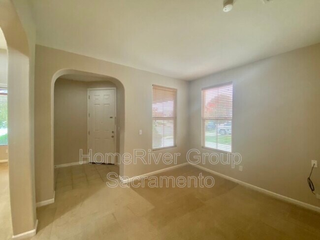 Building Photo - 4221 Borderlands Dr
