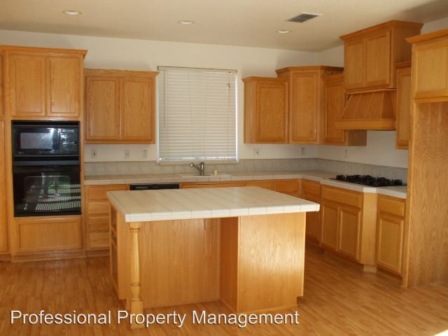 Building Photo - 4 br, 3 bath House - 1902 Foster Way