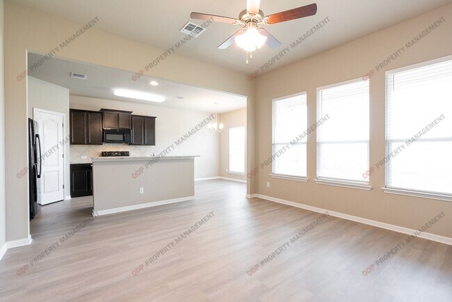 Foto del edificio - 7213 Lee Hall Loop