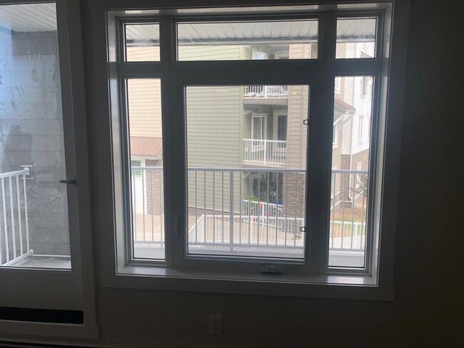 Photo du bâtiment - 6118 80 Av NE