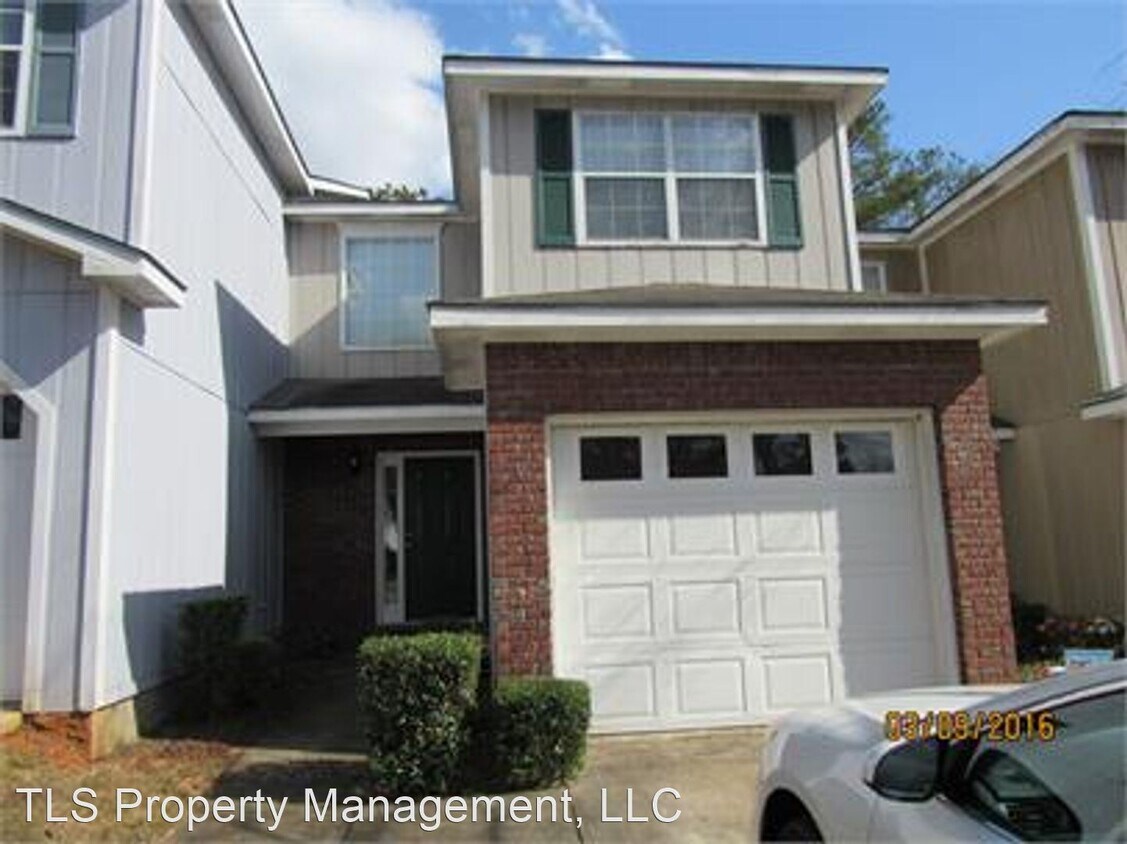 2 br, 2.5 bath House 112 Pineridge Drive 1 House Rental in