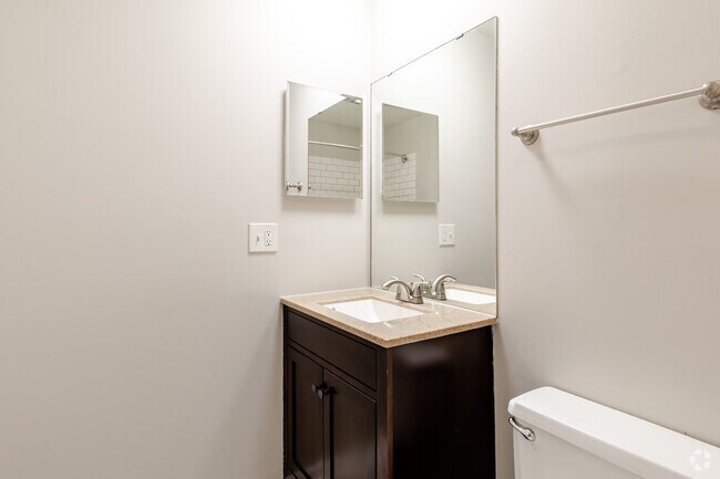 2BR, 2BA - Ontario - ReNew on Naper