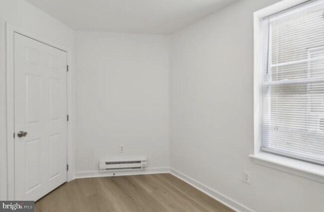 Foto del edificio - 5554 Lansdowne Ave