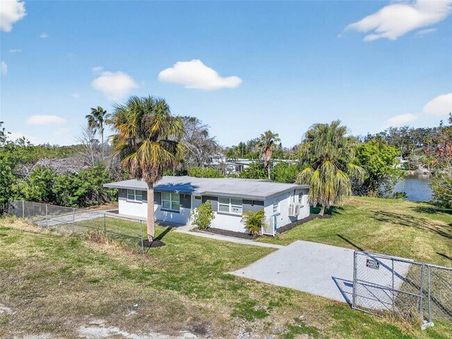 Building Photo - 4505 Cottonwood Dr