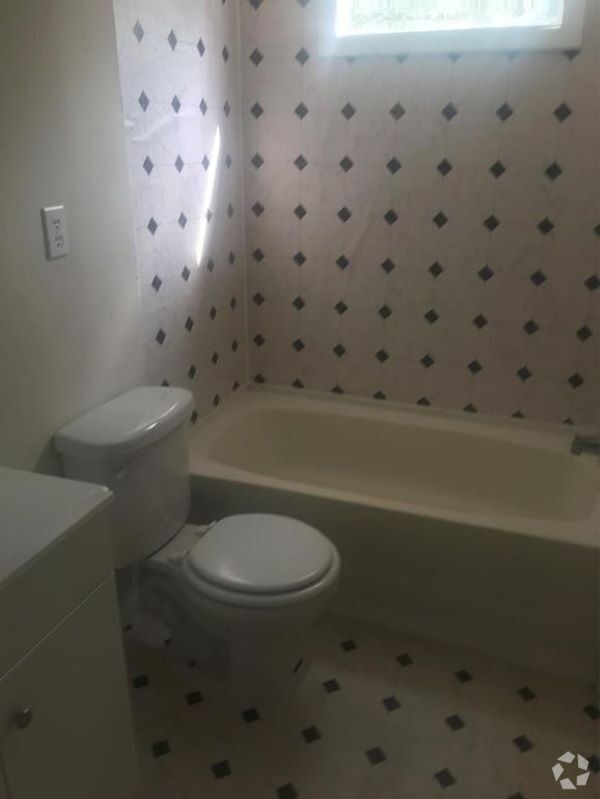 Lake Livingston Village Apartments under 900 Livingston, TX 1